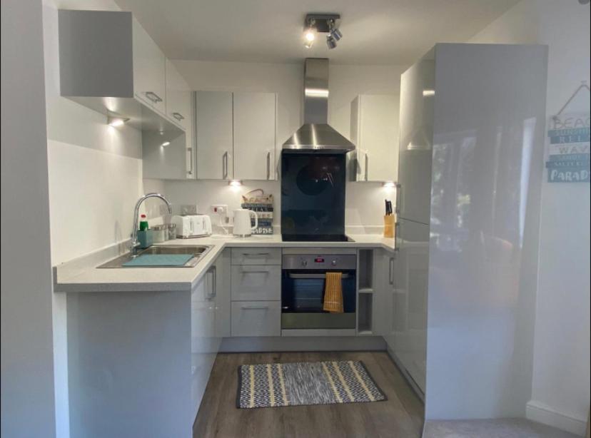 Luxury Modern 1Bed Sea View Apartment Rhôs-on-Sea Exteriör bild
